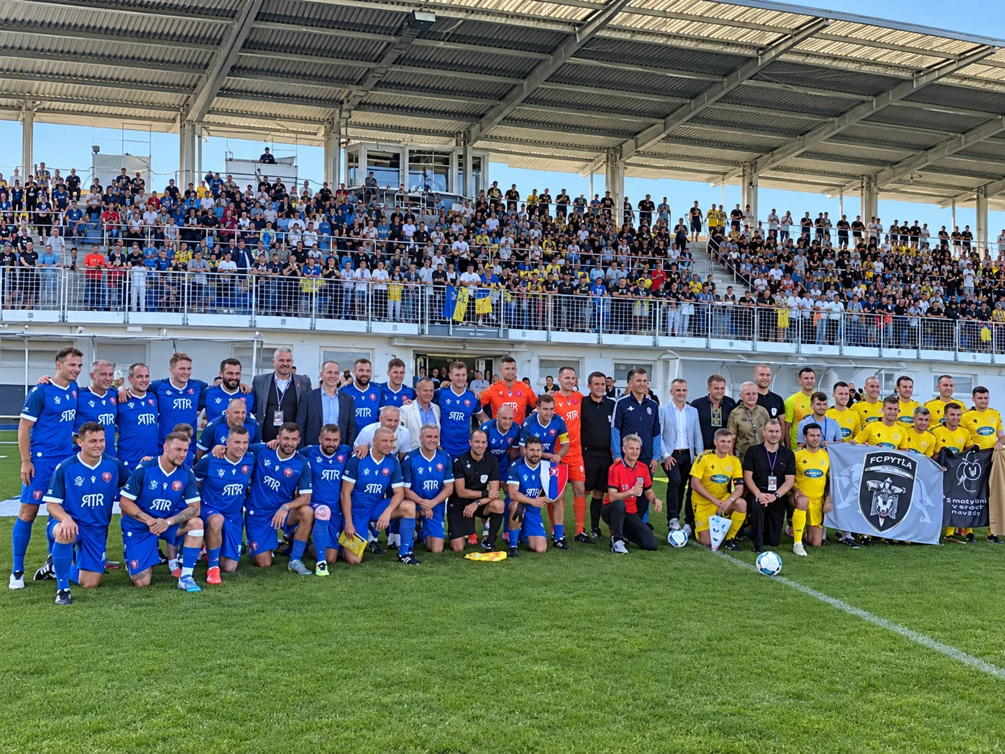 INTERNACIONÁLI SR-KLK – Skvelý zápas proti Ukrajine, debutovali Škrtel a Nemec, prišiel aj Ševčenko