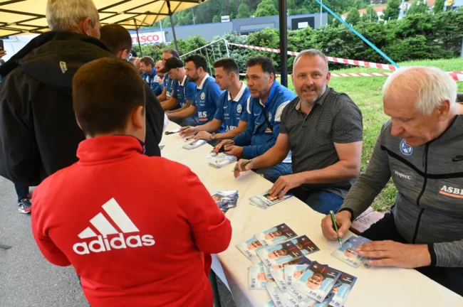 internacionali-brezno-galis-tomaschek-autogramiada.jpg